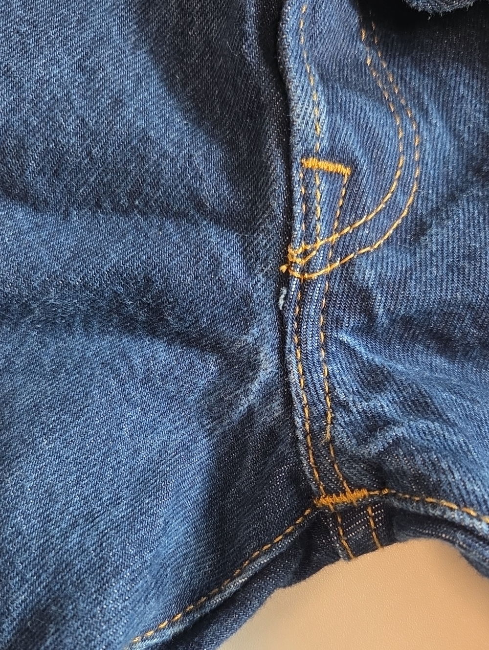 Classic Dark Blue 501 Levis Men's Jeans - Picture 8 of 10